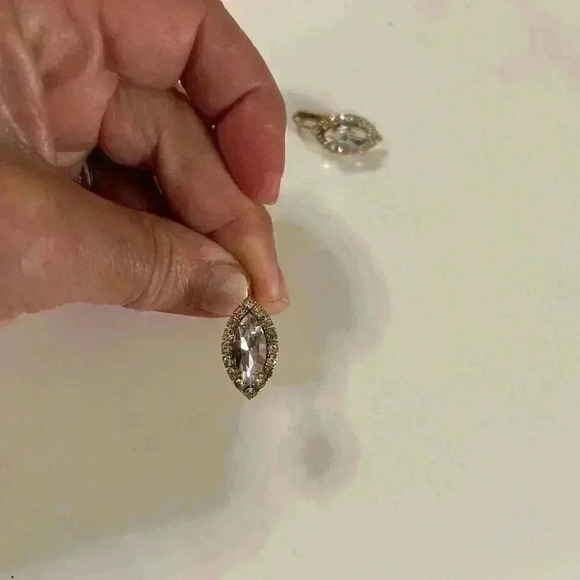 BNIB Stella and Dot Duchess Studs - Picture 5 of 11